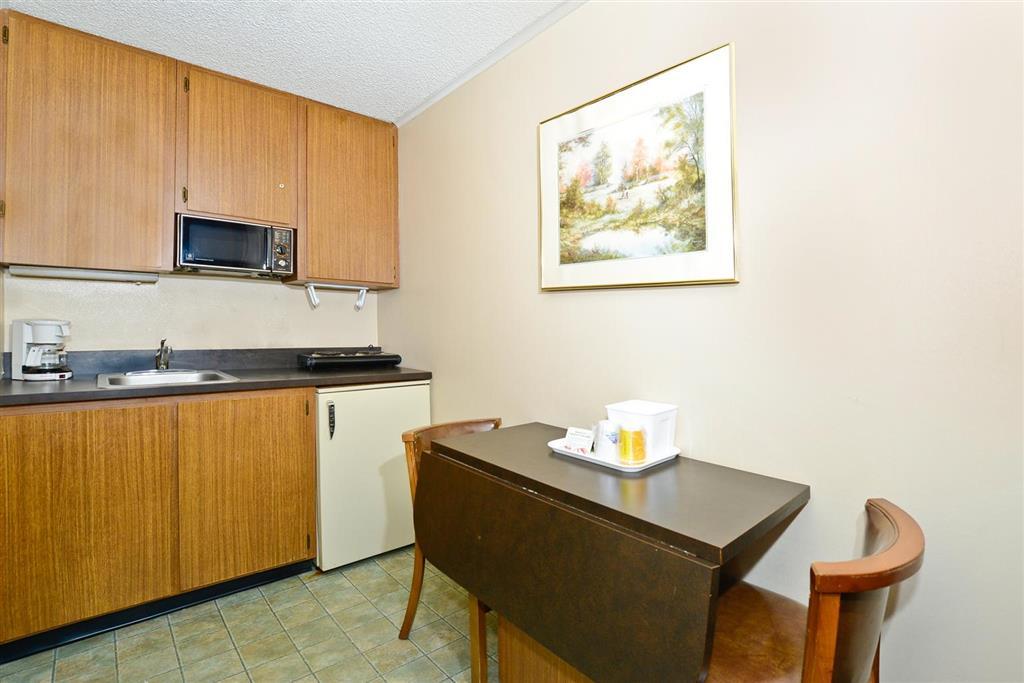 M Star Hotel Covington Room photo