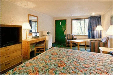 M Star Hotel Covington Room photo